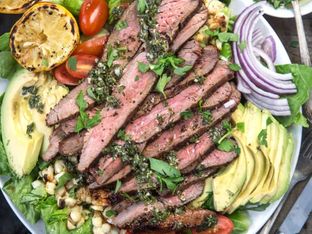 Grilled-Flank-Steak-Salad-1